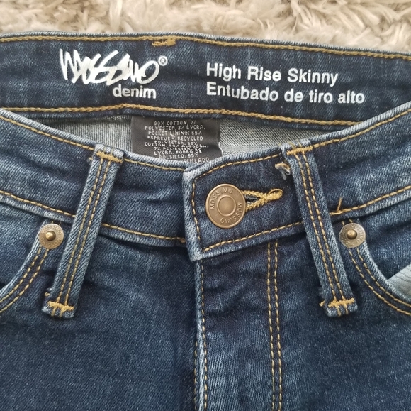 Mossimo High Rise Skinny Jeans Size 25 waist or size 0. - Picture 4 of 5